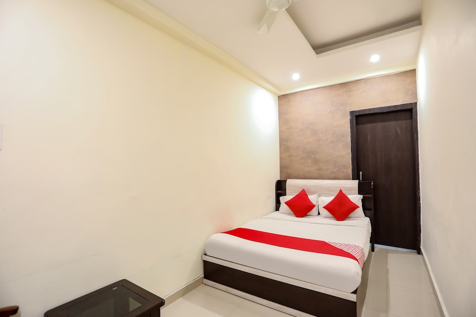 Capital O Kamdhenu Inn, Railway Station Allahabad, Prayagraj