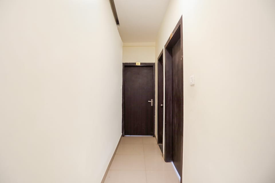 Capital O Kamdhenu Inn, Railway Station Allahabad, Prayagraj