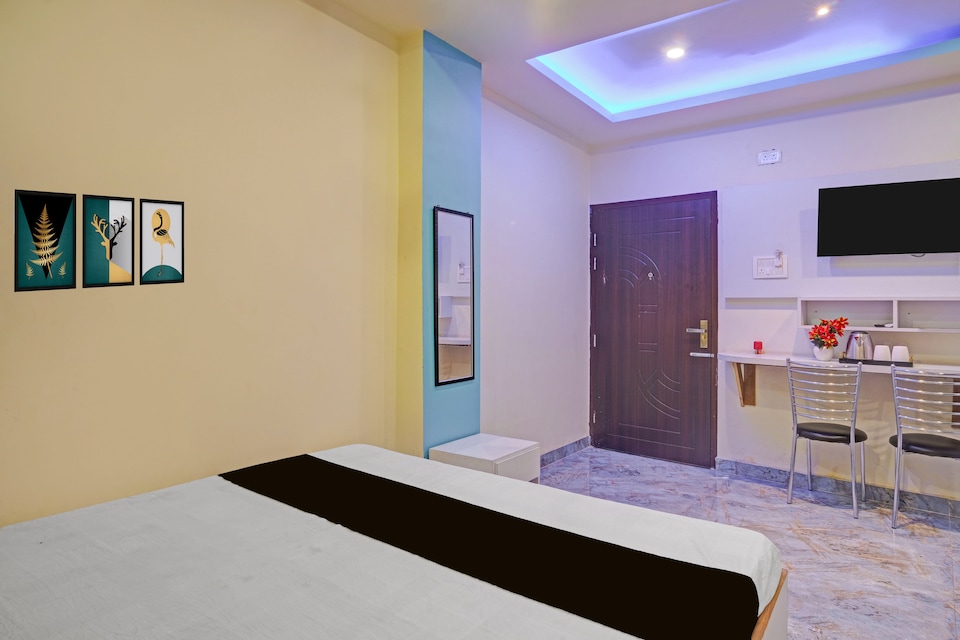 Super Townhouse Gauhati University Formerly The Silver Stone, ISBT Guwahati, Guwahati