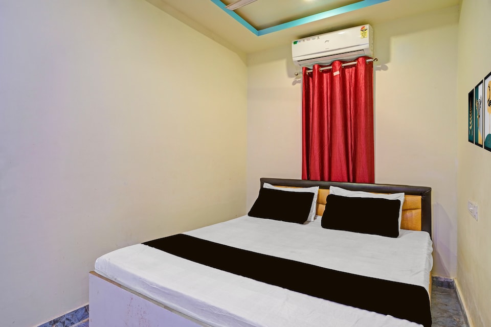 Super Townhouse Gauhati University Formerly The Silver Stone, ISBT Guwahati, Guwahati