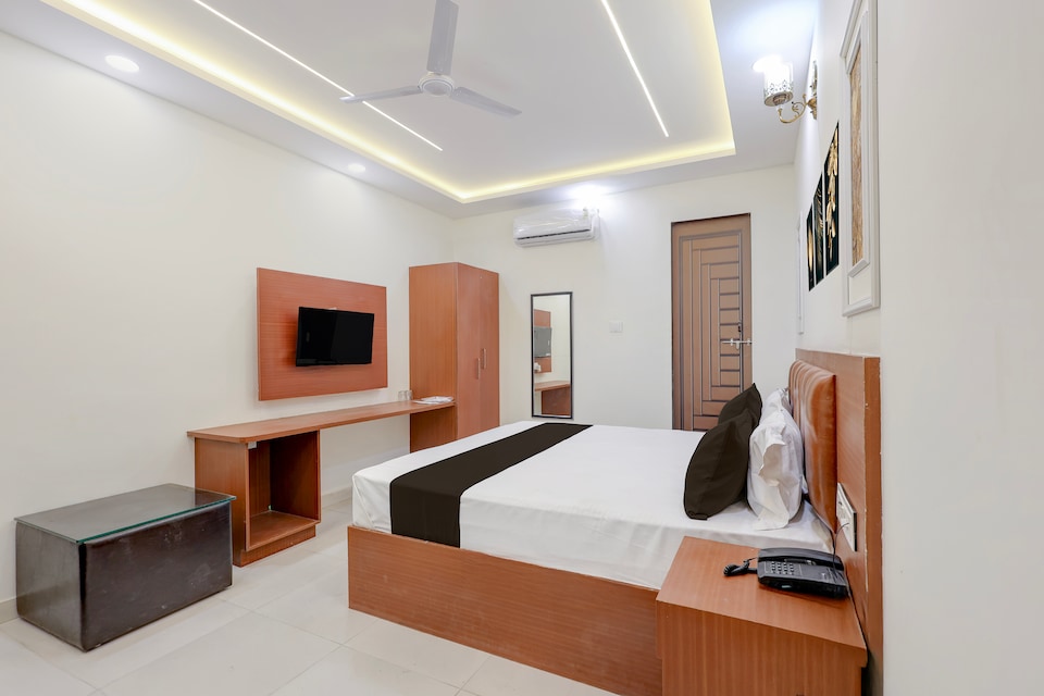 Super Hotel O  Skyvilla Home Stay And Guest House , Golghar, Gorakhpur