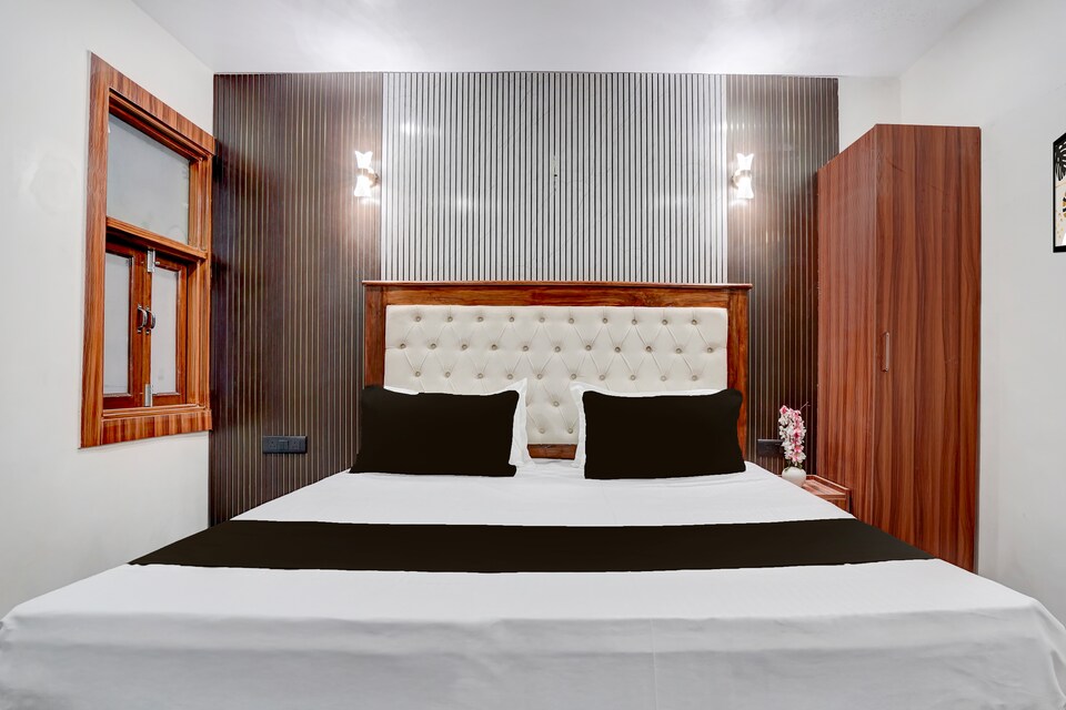 Hotel O Four Season Hotel & Banquet, Dwarka Delhi, Delhi