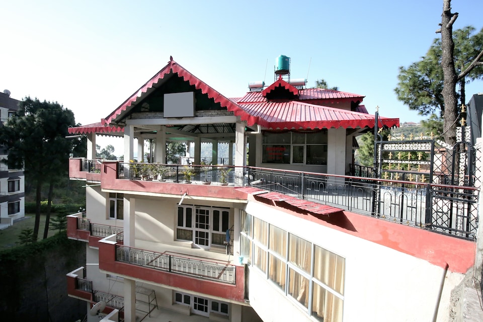 OYO Home 13428 Studios Barogh Valley, Kasauli, Kasauli