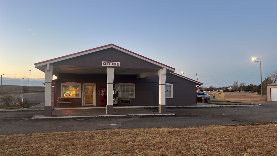 HiWay Inn Express Elk City Route 66, Elk City, OK , Elk City, OK 