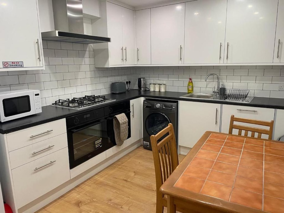OYO Dorset House At Upton Park, Newham (Greater London), London