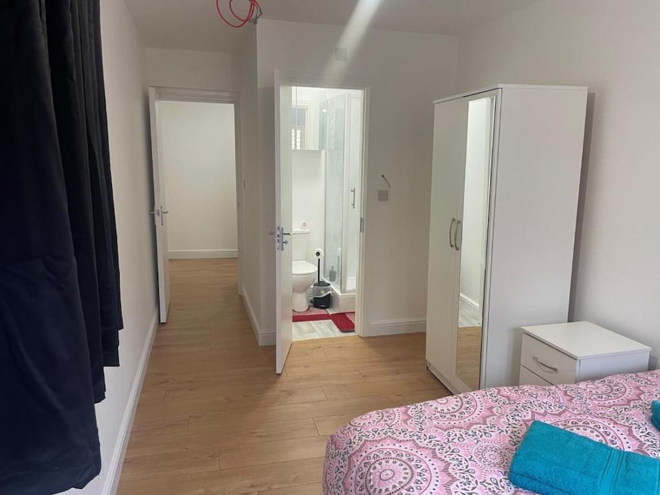 OYO Dorset House At Upton Park, Newham (Greater London), London