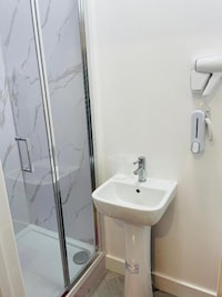 OYO Dorset House At Upton Park