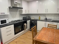 OYO Dorset House At Upton Park