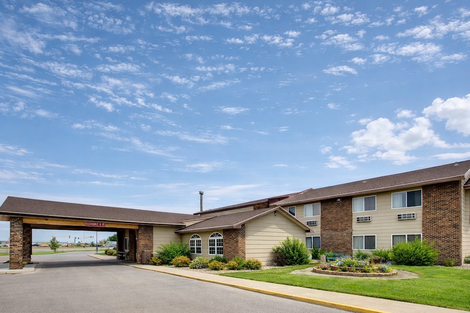 Fireside Inn and Suites, C58301, Devils Lake, ND