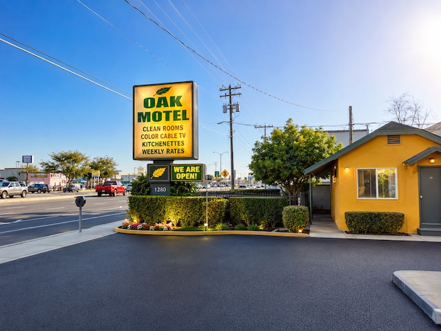 Oak Motel Modesto CA 