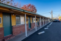 Oak Motel Modesto CA 