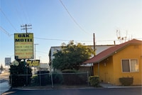 Oak Motel Modesto CA 