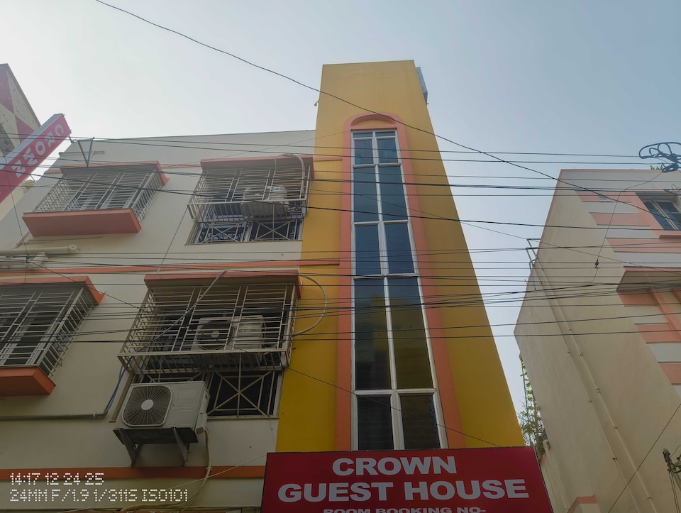 Hotel O Crown Guest House , Ruby Hospital Kolkata, Kolkata