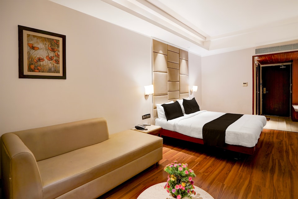 Super Townhouse ORR Marathahalli Formerly Krishna Boutique, Marathahalli Bangalore, बैंगलोर