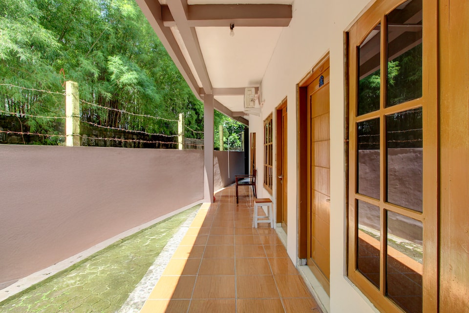 OYO 95097 Griya Asri Guest House, Condongcatur, Yogyakarta