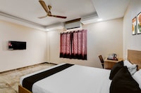 Super Townhouse IT Chennai Formerly Radha Jayam Residency
