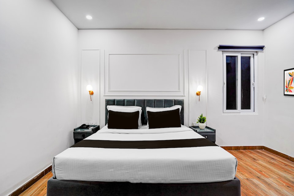  Townhouse Oak Sector 18 Metro Station Formerly Raasha Inn , Noida City, Noida