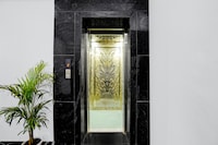  Townhouse Oak Sector 18 Metro Station Formerly Raasha Inn 