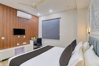  Townhouse Oak Sector 18 Metro Station Formerly Raasha Inn 