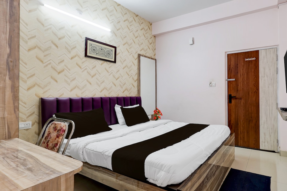 Super Collection O Baramunda Bus Terminal Formerly Hotel Bansal Residency, Khandagiri Bhubaneswar, Bhubaneswar