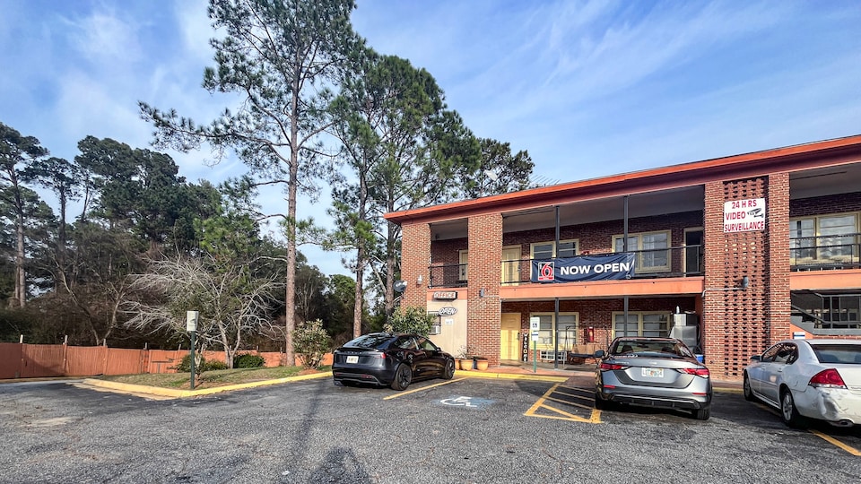 Studio 6 Suites Albany, GA, C31701, Columbus GA