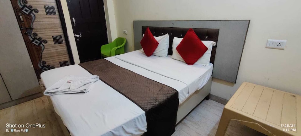 Hotel O Royal Discovery, Okhla Jasola Delhi, Delhi