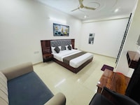 Hotel O Royal Discovery