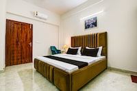 Hotel O S Town Guest House 