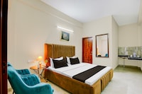 Hotel O S Town Guest House 