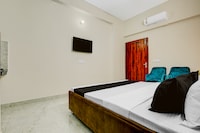 Hotel O S Town Guest House 