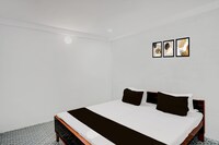 SPOT ON 6100 Luxury Club 