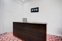 SPOT ON 6100 Luxury Club 