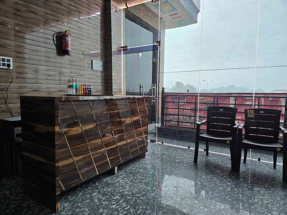 OYO HOTEL RAAS, Aligarh, Aligarh