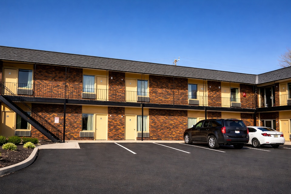 The Queen B Motel, Detroit-Warren , Warren MI, Warren MI