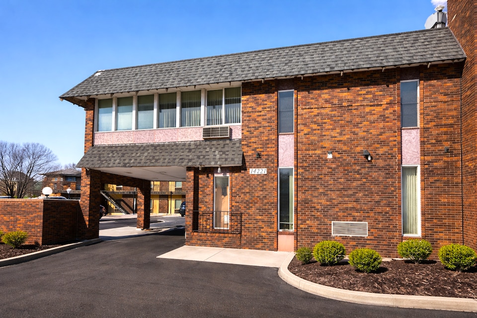 The Queen B Motel, Detroit-Warren , Warren MI, Warren MI