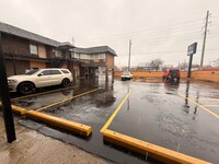 The Queen B Motel, Detroit-Warren 