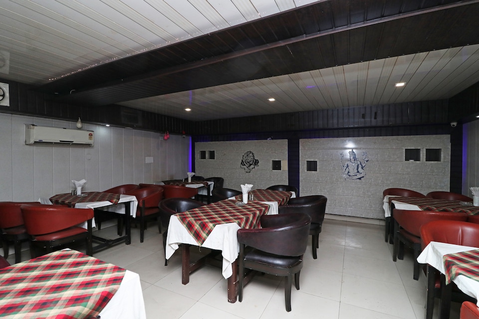 OYO 13474 Punjab Regency, Avas Vikas, Rudrapur