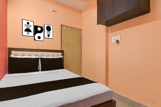 Hotel O Santoshpur Lakeview Formerly Bellavita Guest House