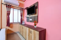 Hotel O Santoshpur Lakeview Formerly Bellavita Guest House