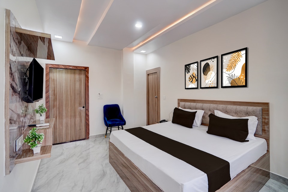 Hotel O Baba Dhaba Restaurant & Hotel , Rambagh Allahabad, Prayagraj