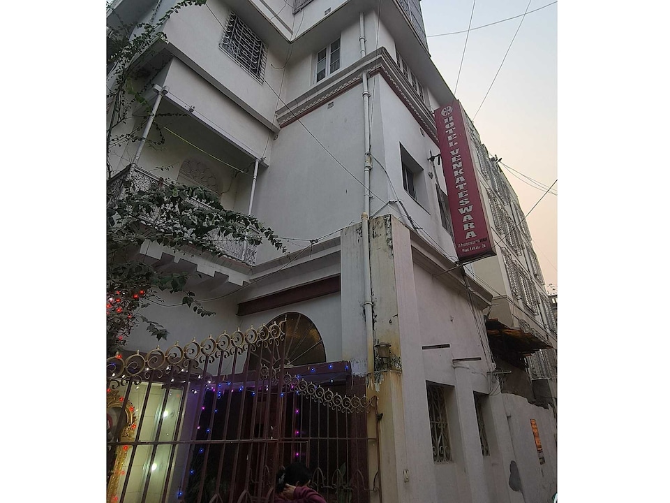 Hotel O Venkateshwara , Gariahat Kolkata, Kolkata