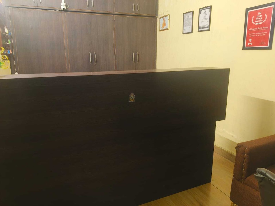 Hotel O Saffron Castle, Barlowganj, Mussoorie