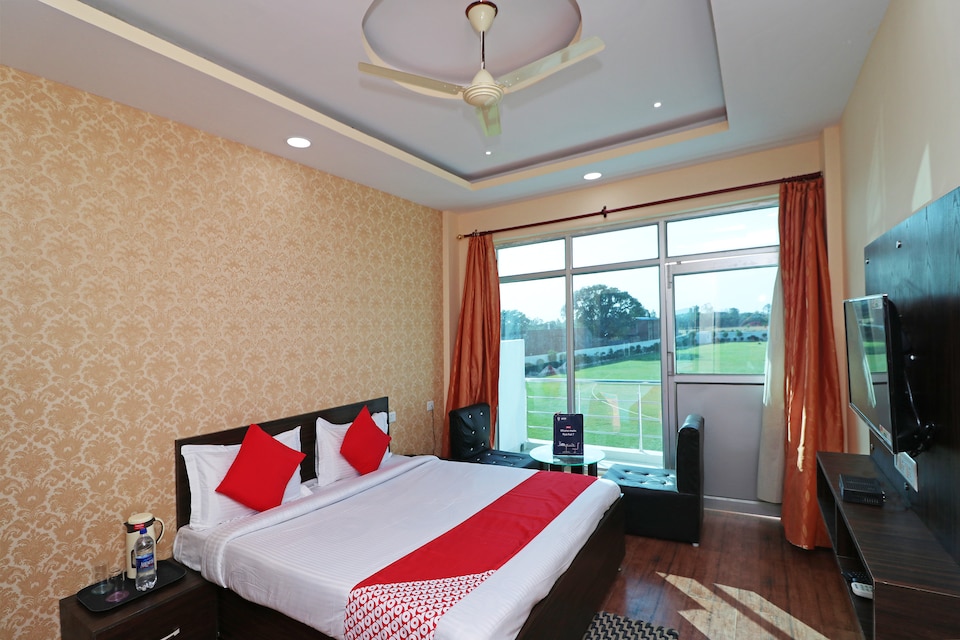 Capital O 13483 Hotel Aradhya's, Airport Lucknow, Lucknow