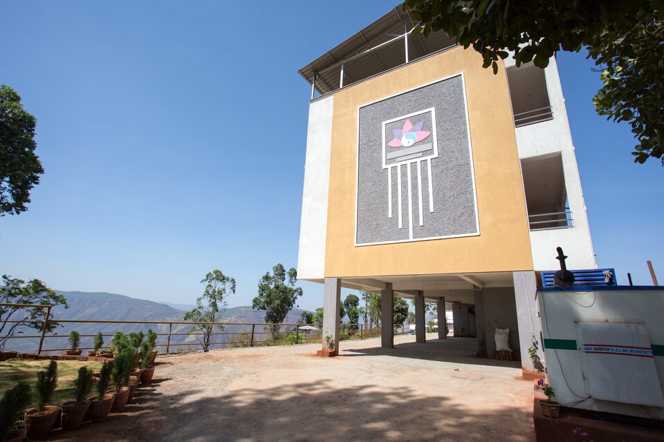 OYO 13488 Harmony Palace, Mapro Mahabaleshwar, Mahabaleshwar