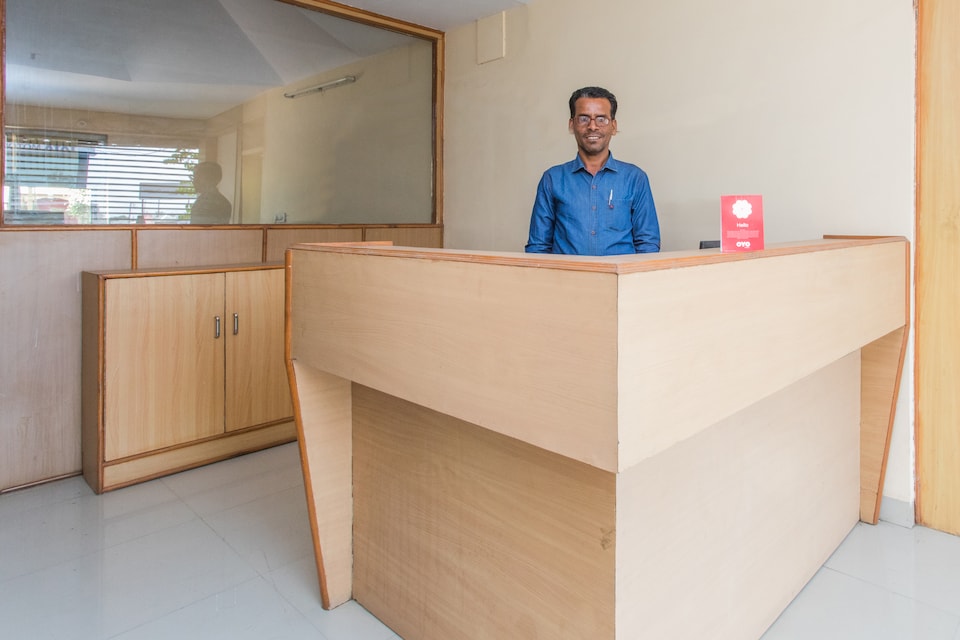 OYO 13496 होटल रॉयल पार्क, Rau, इंदौर