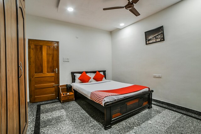OYO Infinity Service Apartments Near Shilparamam
