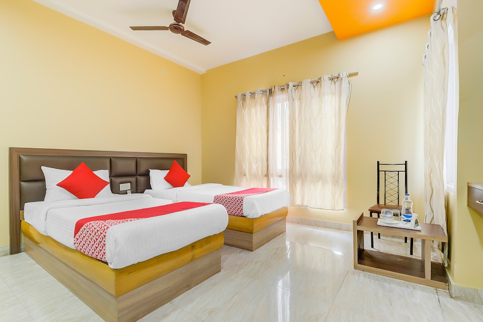 OYO 13521 Sudhriti Hotel, Bagdogra Airport Siliguri, Siliguri