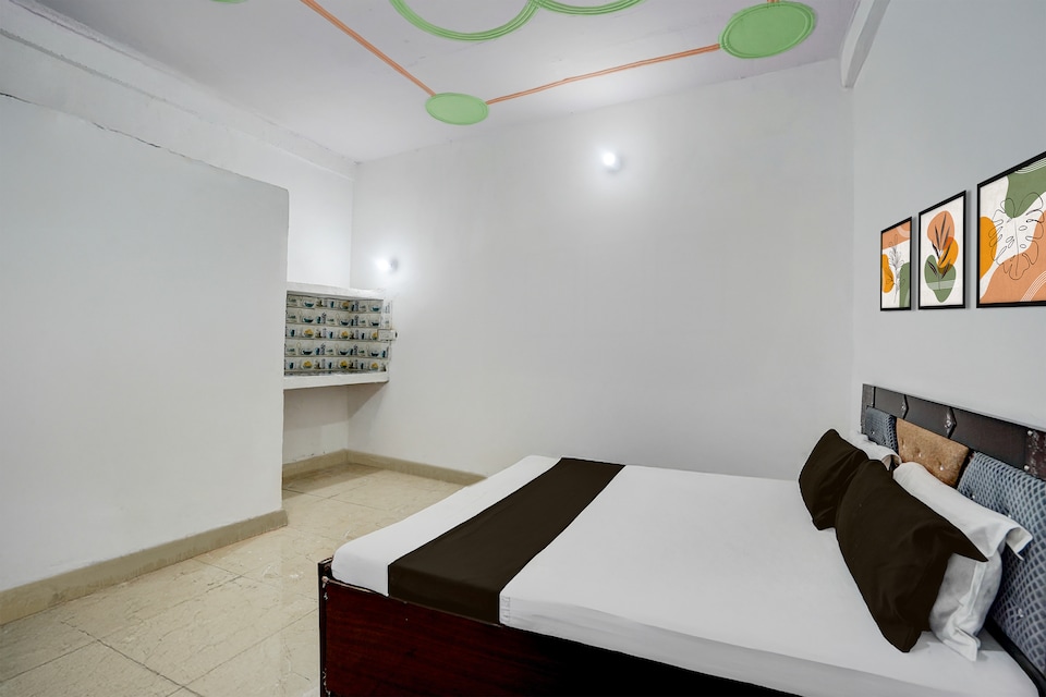 Hotel O The Moon Light, Greater Noida, Noida