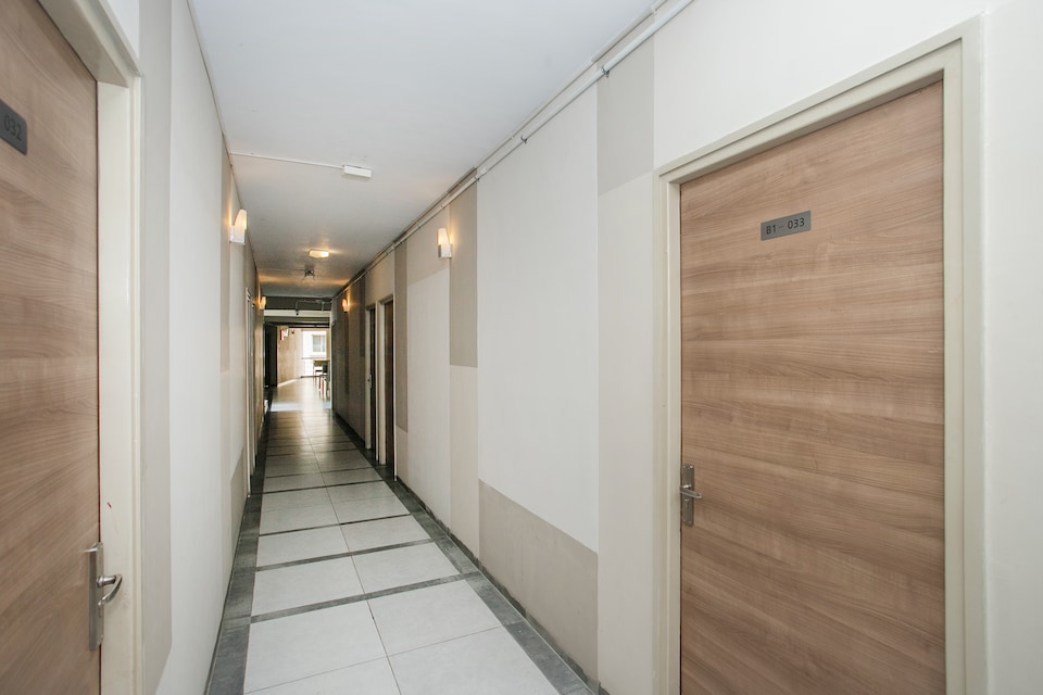 Hotel O Neeladri Nagar Bus Stand Formerly Bubble Luxury Inn, Electronic City Phase 1 Bangalore-II, बैंगलोर