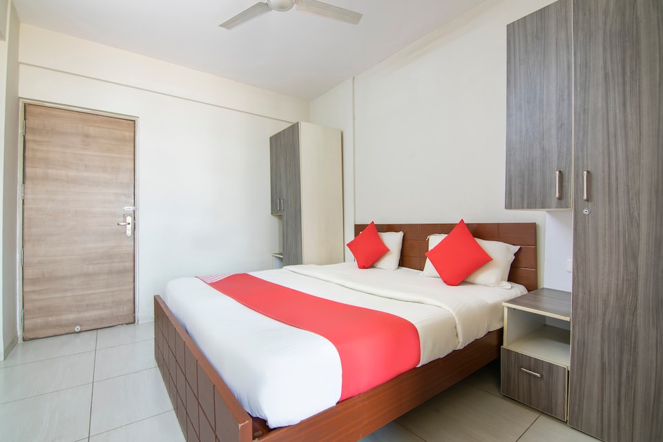 Hotel O Neeladri Nagar Bus Stand Formerly Bubble Luxury Inn, Electronic City Phase 1 Bangalore-II, बैंगलोर